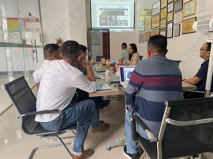 山速高速某運營單位到公司參觀考察綠通快檢設(shè)備